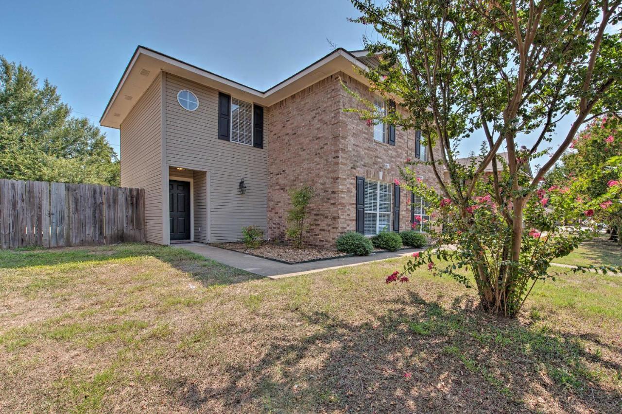 New-Aggieland Townhome W/Yard-1.4 Mi To Kyle Field College Station Exterior photo